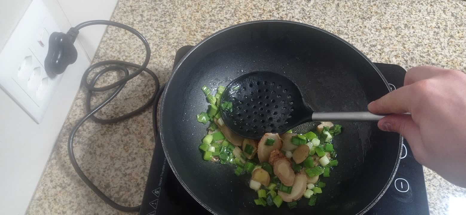 ginger and scallion frying in oil